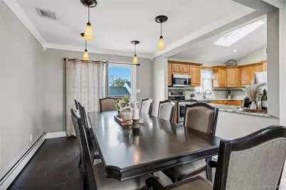 18 Ithaca Street, Lindenhurst, NY 11757 - Photo 9