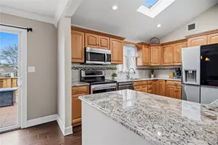 18 Ithaca St, Lindenhurst, NY 11757 - Photo 17