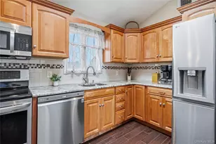18 Ithaca St, Lindenhurst, NY 11757 - Photo 19