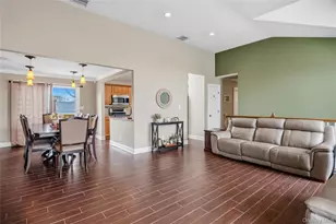 18 Ithaca St, Lindenhurst, NY 11757 - Photo 7