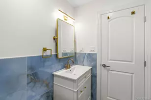 111-68 147th St, Jamaica, NY 11435 - Photo 17
