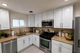 128-23 Van Wyck Expy, Jamaica, NY 11436 - Photo 5