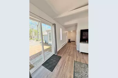 134B Montauk Highway # B Cottage, Westhampton, NY 11977 - Photo 5