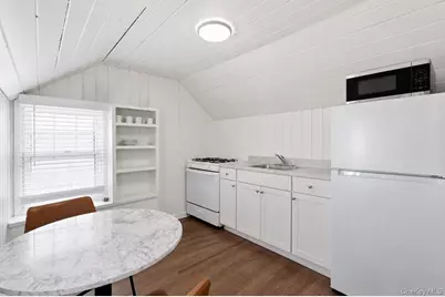 134B Montauk Highway # B Cottage, Westhampton, NY 11977 - Photo 7