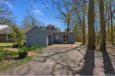 134B Montauk Highway # B Cottage, Westhampton, NY 11977 - Photo 15