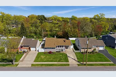 27 Jane Drive, North Babylon, NY 11703 - Photo 19