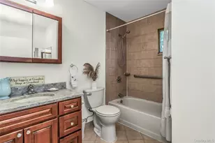 604 Center Briarwood Ave, West Islip, NY 11795 - Photo 15