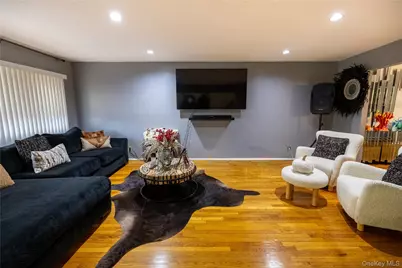 14719 259th Street, Rosedale, NY 11422 - Photo 5