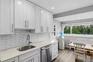 25 Hollywood Dr, Plainview, NY 11803 - Photo 5