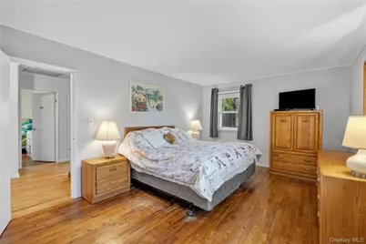 25 Hollywood Drive, Plainview, NY 11803 - Photo 13
