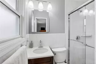 25 Hollywood Dr, Plainview, NY 11803 - Photo 15
