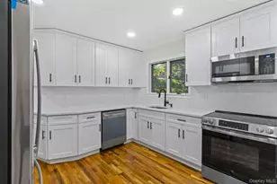 56 McArthur Ln, Smithtown, NY 11787 - Photo 15