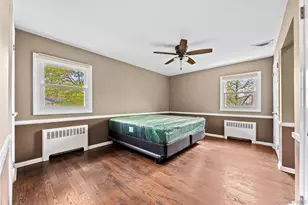 44 Bruce Ln, Westbury, NY 11590 - Photo 15