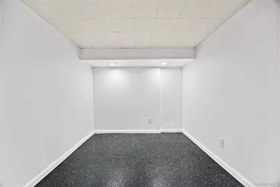 44 Bruce Lane, Westbury, NY 11590 - Photo 29