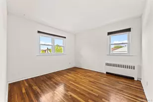 44 Bruce Ln, Westbury, NY 11590 - Photo 13