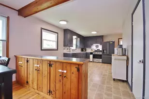124 Cherrywood Dr, Fishkill, NY 12524 - Photo 11