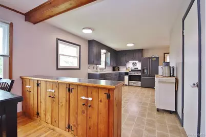 124 Cherrywood Drive, Fishkill, NY 12524 - Photo 9