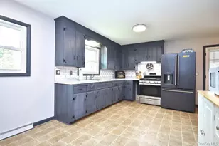 124 Cherrywood Dr, Fishkill, NY 12524 - Photo 13