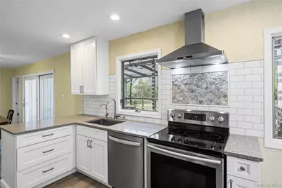 31 Marwood Place, Stony Brook, NY 11790 - Photo 15