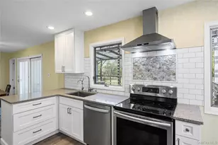 31 Marwood Pl, Stony Brook, NY 11790 - Photo 15