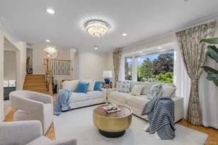 98 Belmont Cir, Syosset, NY 11791 - Photo 3