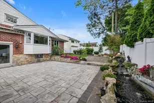 98 Belmont Cir, Syosset, NY 11791 - Photo 29