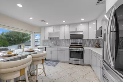 98 Belmont Circle, Syosset, NY 11791 - Photo 11