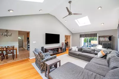 107 Pine Street, Garden City, NY 11530 - Photo 11