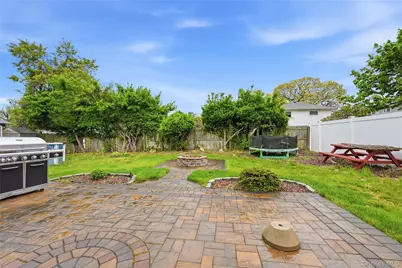 572 Benjamin Road, North Babylon, NY 11703 - Photo 5