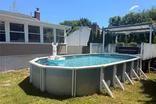 572 Benjamin Rd, North Babylon, NY 11703 - Photo 33