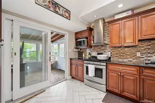 572 Benjamin Rd, North Babylon, NY 11703 - Photo 15