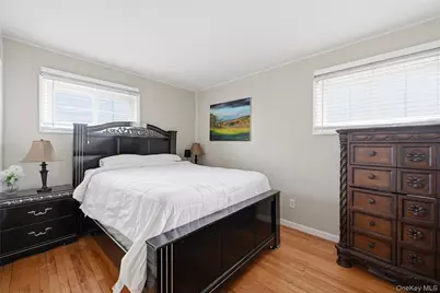 572 Benjamin Road, North Babylon, NY 11703 - Photo 9