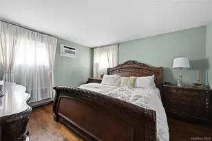 572 Benjamin Rd, North Babylon, NY 11703 - Photo 27