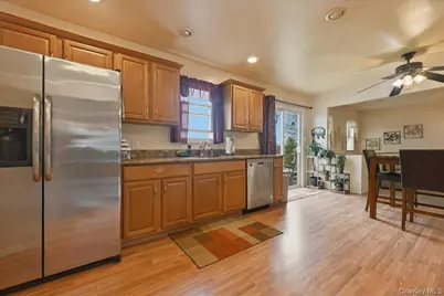 258 Oakland Avenue, Miller Place, NY 11764 - Photo 13