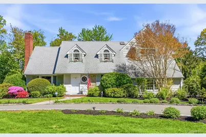 9 Townsend Road, Glen Cove, NY 11542 - Photo 3