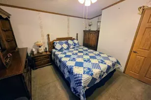 37 Hubbard Ave, Riverhead, NY 11901 - Photo 11