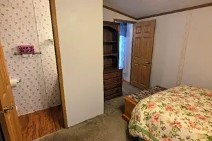 37 Hubbard Ave, Riverhead, NY 11901 - Photo 13