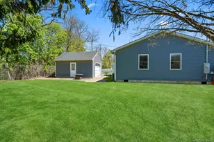 11 Jackson St, East Islip, NY 11730 - Photo 25