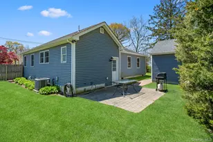 11 Jackson St, East Islip, NY 11730 - Photo 23