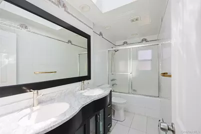 29 Edna Drive, Syosset, NY 11791 - Photo 19