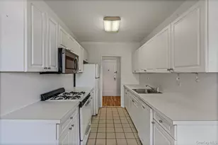 162-01 Powells Cove Blvd, Whitestone, NY 11357 - Photo 9