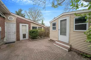 109 Matthews Rd, Oakdale, NY 11769 - Photo 29