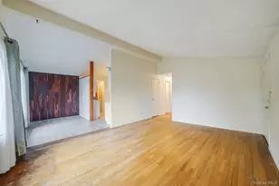 109 Matthews Rd, Oakdale, NY 11769 - Photo 7