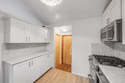 109 Matthews Road, Oakdale, NY 11769 - Photo 11