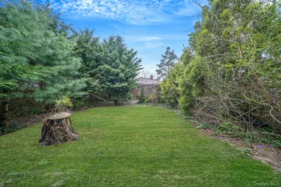 109 Matthews Road, Oakdale, NY 11769 - Photo 37