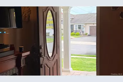 345 Oconnor Road, North Babylon, NY 11703 - Photo 3