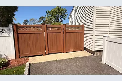 345 Oconnor Road, North Babylon, NY 11703 - Photo 21