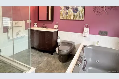 345 Oconnor Road, North Babylon, NY 11703 - Photo 37
