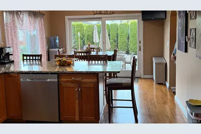 345 Oconnor Road, North Babylon, NY 11703 - Photo 11