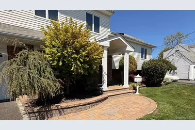 345 Oconnor Road, North Babylon, NY 11703 - Photo 15